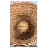 Longaberger Round Basket - Dresden, Ohio,slight damage, see pics