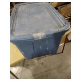 Rubbermaid Storage Container with Lid