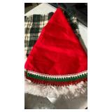 4) placemats, and Tree Skirt