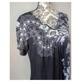 Black and White Floral Print V-Neck Tunic