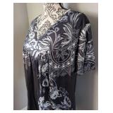 Black and White Floral Print V-Neck Tunic