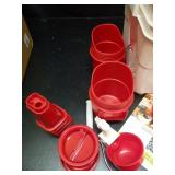 Lilyang Standing Chicken Feeders and Chicken Waterers, 2.5 Gallon Chicken Water Feeder with 4 Cups, 13.5 lb Automatic Chicken Feeder No Waste, for 8-10 Adult Chickens or 10-15 Quails (Standing) - Reta