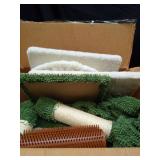 Hoopet 32-Inch Small Cat Tree for Indoor Cats, Cactus Cat Tower with Sisal Scratching Posts, Cozy Condo, Plush Perch, and Hanging Ball, Ideal for Kittens & Small Cats - Retail: $42