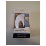 Mainstays Portable Plastic Travel Lint Remover and Shaver  White/Blue