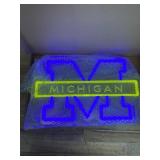University Basketball Team Neon Sign, Light Up Dimmable College Michigan Basketball Team Logo Led Neon Sign Light Hanging for Wall Decor, Bedroom, Dormitory, Man Cave, Birthday Christmas Gift (Univers