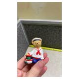 1993 Hallmark Bear Family Ornament Set