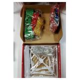 Set of 3 Christmas Lighted Gift Boxes, Outdoor Led Present Box Lights with Bow, Light Up Multicolor Present Box Set Plug in for Yard Lawn Porch Garden Holiday Party Christmas Home Decorations