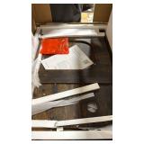 Unipaws Designer Cat Litter Box Furniture  Cat Washroom Storage Bench  Rustic - Retail: $194