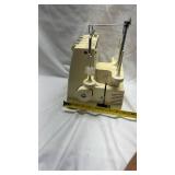 Singer Quantum Lock 4 Differential Feed Serger( No Cord. Unable to Test)
