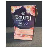 Downy Infusions Bliss Mega Fabric Softener Dyer Sheets, Amber and Rose Scent, 65 sheets