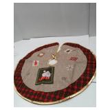 APPEARS NEW - Rustic Plaid Christmas Tree Skirt 24 in.