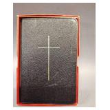 OREGON MYRTLE WOOD PRAYING HANDS FIGURINE AND SEABURY BOOK OF COMMON PRAYER