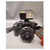 Minolta Maxxum 5000 With Flash Accessory COMES WITH FILM AND CARRYING CASE
