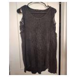 WOMENS URBAN X BRAND SIZE MEDIUM LONG SLEEVE WITH CUT OUT SHOULDERS