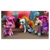 A Pony For Christmas! Rarity, Rainbow Dash and Six Other Pretty Ponies