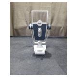 AKG Dual Pattern USB Microphone No Charger