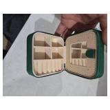 KElofoN Travel jewelry case Travel jewelry box Travel Jewelry Organizer Small box Gift for Girls Women with Mirror(Green)