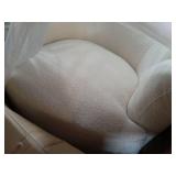 Mainstays Boucle Swivel Accent Chair, Cream - Retail: $182