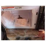 Hamilton Beach 1.1 cu ft Countertop Microwave Ovens in Stainless Steel - Retail: $80
