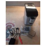 Fully Automatic Espresso Machine, 7 Coffee Varieties, 20-Bar Coffee Espresso Machine with Automatic Milk Frother, 7 Coffee Varieties, Intuitive Touch Display, 1.5-L Water Tank - Retail: $377