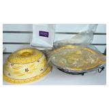 New, Temptations ovenware Old World Yellow Dish!! Has wire rack  - Retail: $100