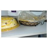 New, Temptations ovenware Old World Yellow Dish!! Has wire rack  - Retail: $100