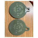 2 pack Christmas trivet