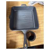 Old Mountain 10.5 in X 1.75 in Sq Grill Pan with Assist Hdle