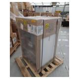 Whirlpool WFG320M0BW - Gas Range - Freestanding, Retail: $1,299