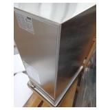 Landmark L3015ui1w-Lh 15  Wide 23 Bottle Capacity Single Zone Wine Cooler - Stainless - Retail: $2819