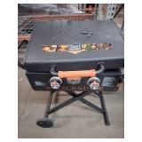 Blackstone 22-in griddle with hood and flexible legs breakfast lunch and dinner black