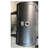 OG Sierra II Barrel Smoker Grill *missing inner grate and side grate, leg bent but still stands great*