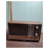 1960s Magnavox Solid State AM/FM Table Radio - works well!