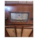 Vintage 1940s Silvertone Floor Radio Cabinet 30"W x 13"D x 34"H - Powers on, has been known to play in the past