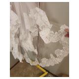 Vintage wedding vail - need some repair, mesh is broken off the crown