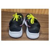 Womens Size 6 shoes - Blue Clark