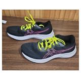 Womens Size 6 shoes - Blue Clark