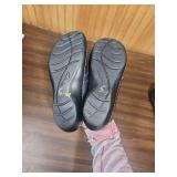 Womens Size 6 shoes - Blue Clark