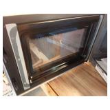 Panasonic NN-SD47QSDAYH Cu. Ft. Inverter Technology, 1000W Microwave Oven Countertop, 0.9 Cft, Stainless Steel - Retail: $199