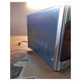 GE - 1.1 Cu. Ft. Countertop Microwave with Convenience Cooking Controls - Stainless Steel - Retail: $128