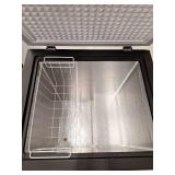 Hamilton Beach 5.0 cu ft Commercial Chest Freezer, Dark Granite