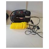 Hyper Tough DC 12V Heavy Duty Direct Drive Digital Tire Inflator with Detachable LED Light