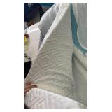 3 Inch Gel Memory Foam Mattress Topper, King - Retail: $190