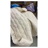 Ivory Oversized California Cal King Size Quilt Bedding Sets with 2 Pillow Shams, Lightweight Soft Bedspread Coverlet Bed Cover for All Season, 3 Pieces, 116x106 inches - Retail: $56