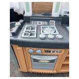 LittleTikes Kids Indoor/Outdoor Play Kitchen Easy to move - Comes as Pictured
