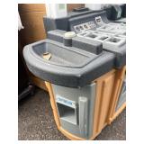 LittleTikes Kids Indoor/Outdoor Play Kitchen Easy to move - Comes as Pictured