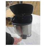 1.3 Gallon Trash Can with Lid | Stainless Steel