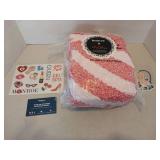 FACTORY SEALED - Marilyn Monroe Feather Yarn Knitted Blanket - Pink and White Pattern