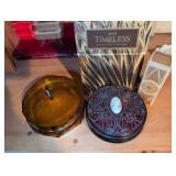 Avon Timeless Beauty Dust Container with Cameo