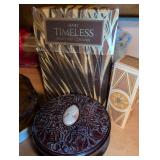 Avon Timeless Beauty Dust Container with Cameo